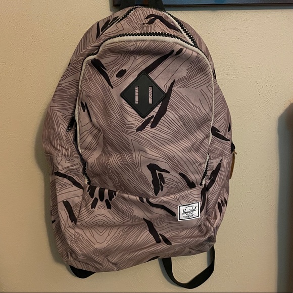 Herschel Backpack Beige/Black Retired Pattern. Multiple Pockets. - Picture 1 of 6